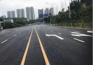 苏州道路划线分析，可变车道是什么意思？可变导向车道是可变车道吗？