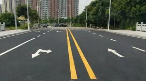 道路交通标线宽度的具体尺寸是多少厘米？