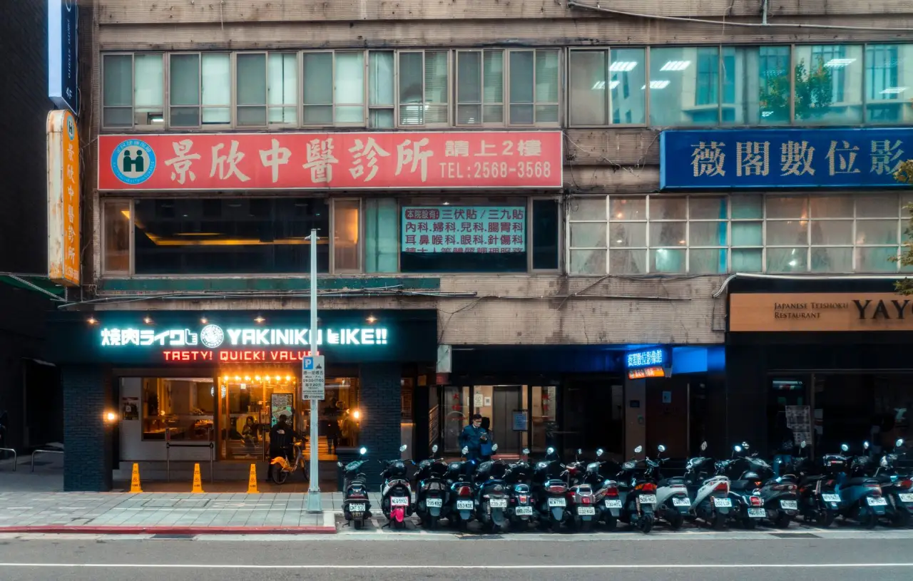 苏州道路划线行业动态：厂区与停车场标线施工标准的新变化正文配图 2